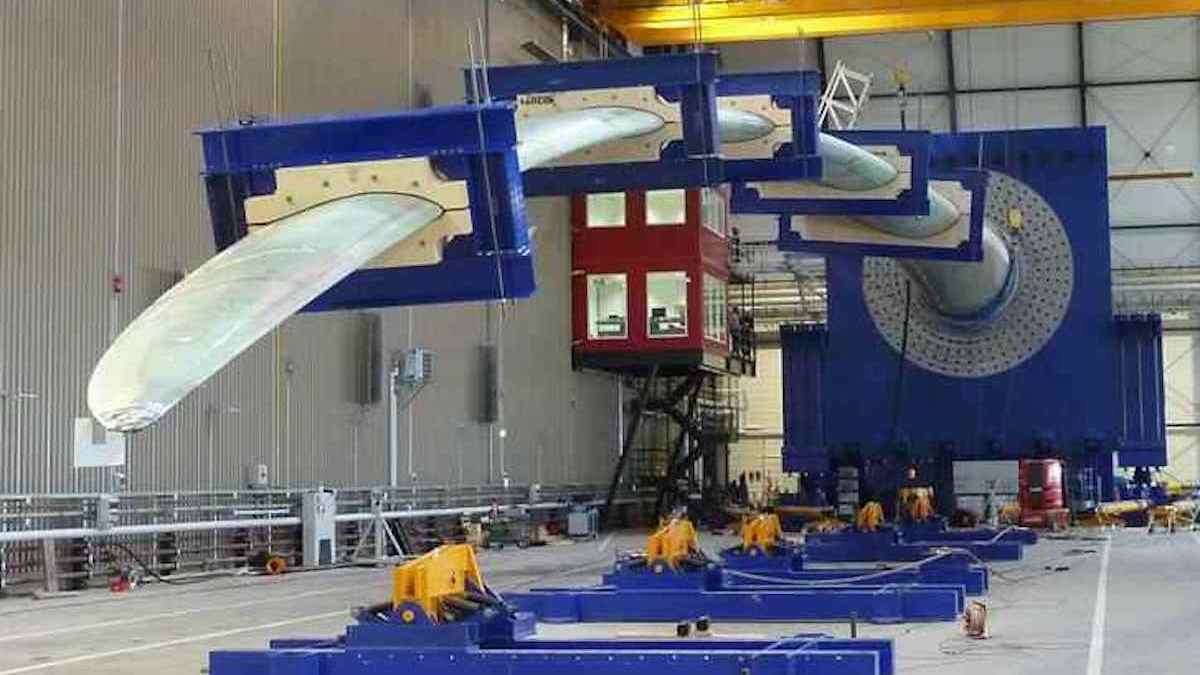Rotorblatttest beim Fraunhofer IWES in Bremerhaven